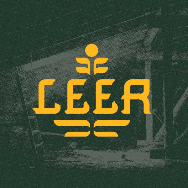 Cover of screenplay titled Leer